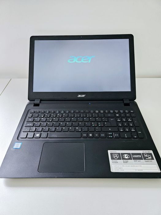 Laptop ACER i 5 7 Gen 8GB,SSD 256GB ,2.70 GHz