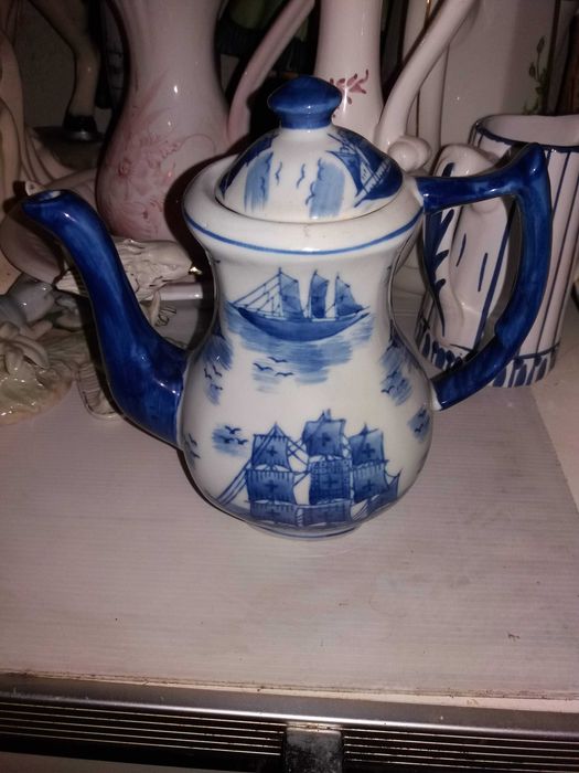 Several Antique, Flawless Ceramic Items64285306265857122