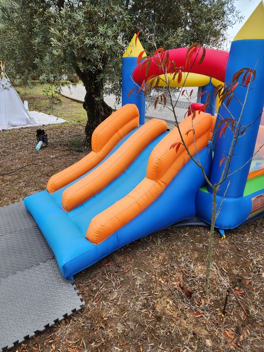 Alugamos insuflável pula pula aniversarios festas casamentos