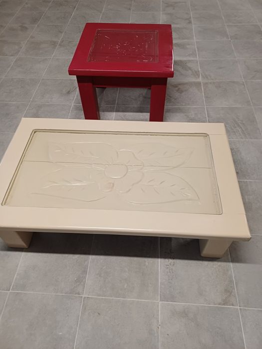 Mesas de apoio em madeira