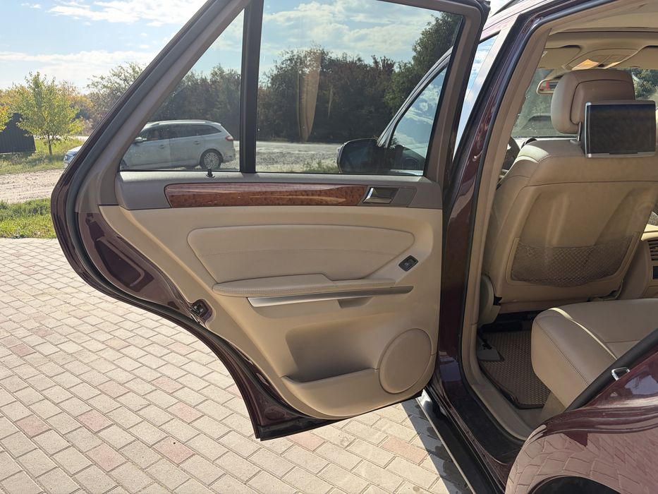 Mercedes-Benz ML320