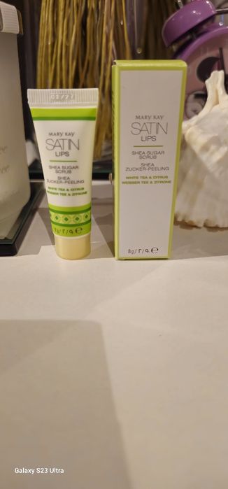 Cukrowy Peeling do Ust z Masłem Shea White Tea & Citrus
8 g