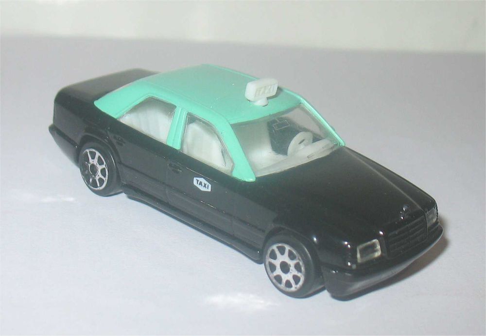 Poliguri - Mercedes 200 (W124) - Taxi de Portugal