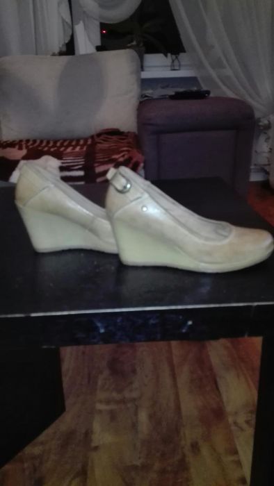 Buty na koturnie rozmiar 35