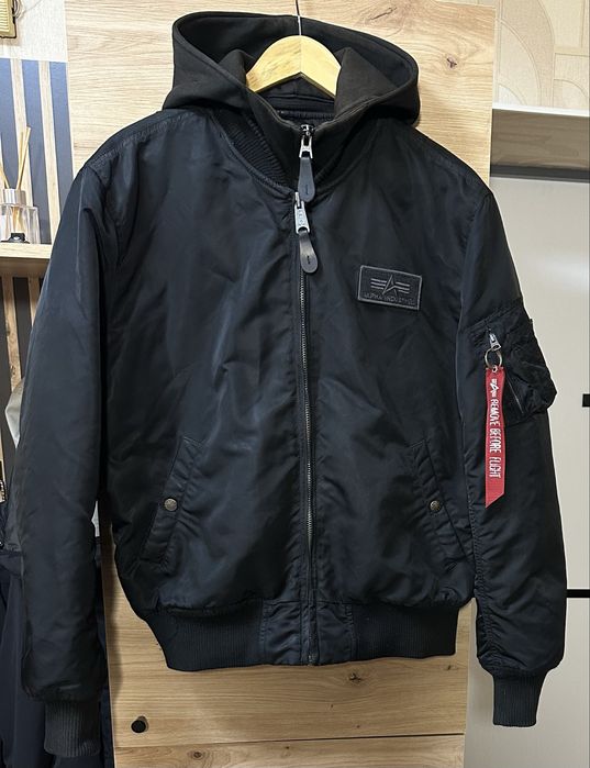 Чоловічий бомбер з підкладом Alpha Industries