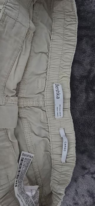 Roupas semi novas.