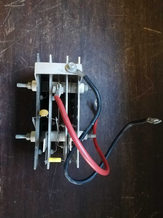 Carregador automático de baterias 24 V
