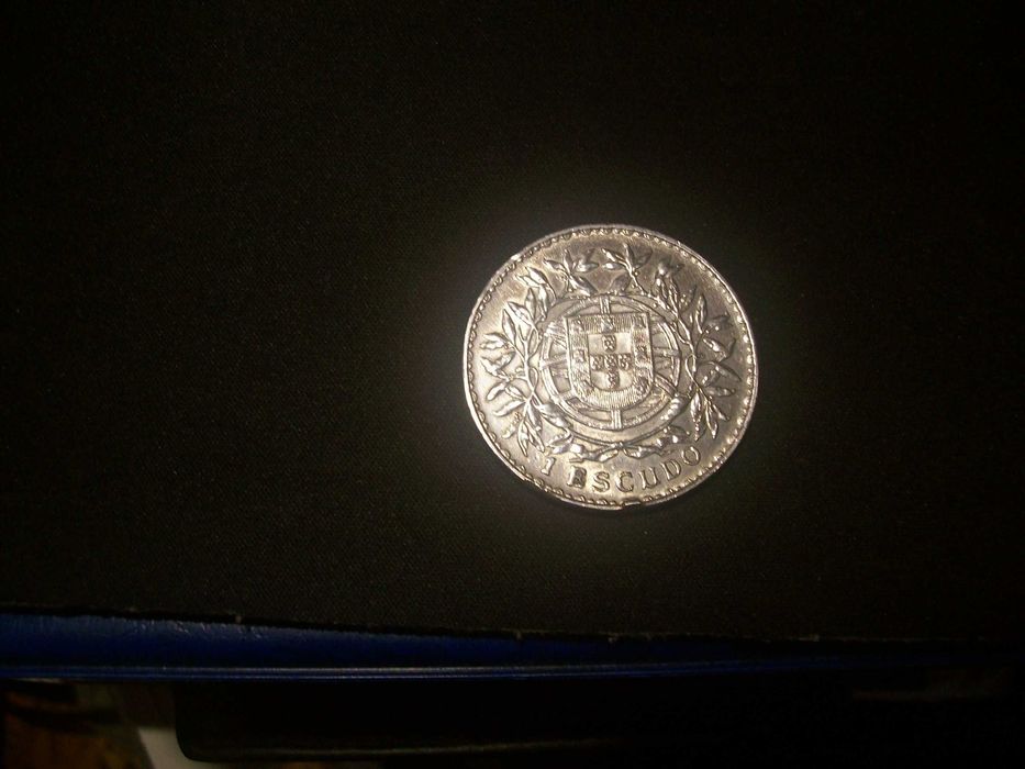 vendo as duas moedas de um escudo em prata de 1915 e 1916