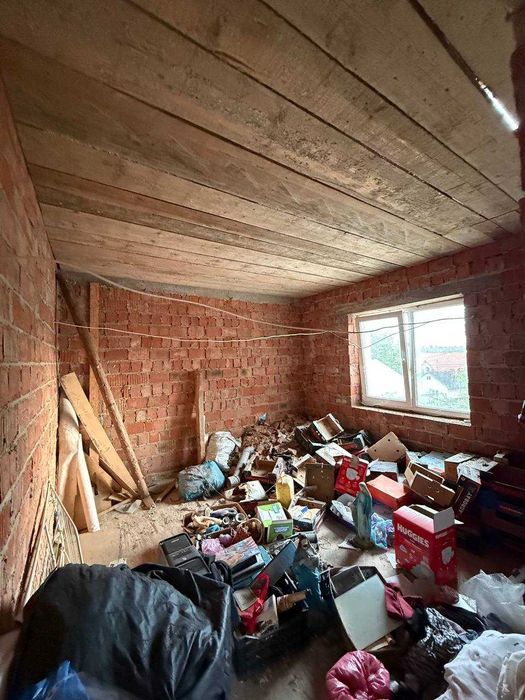 Продається новозбудований будинок у Садгорі 130 м²
