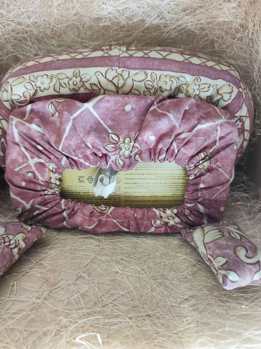 Capa de caixa de lenços em forma de sofá. Feito à mão