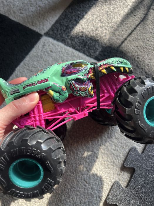 Hot Wheels Monster Truck 15 samochodów