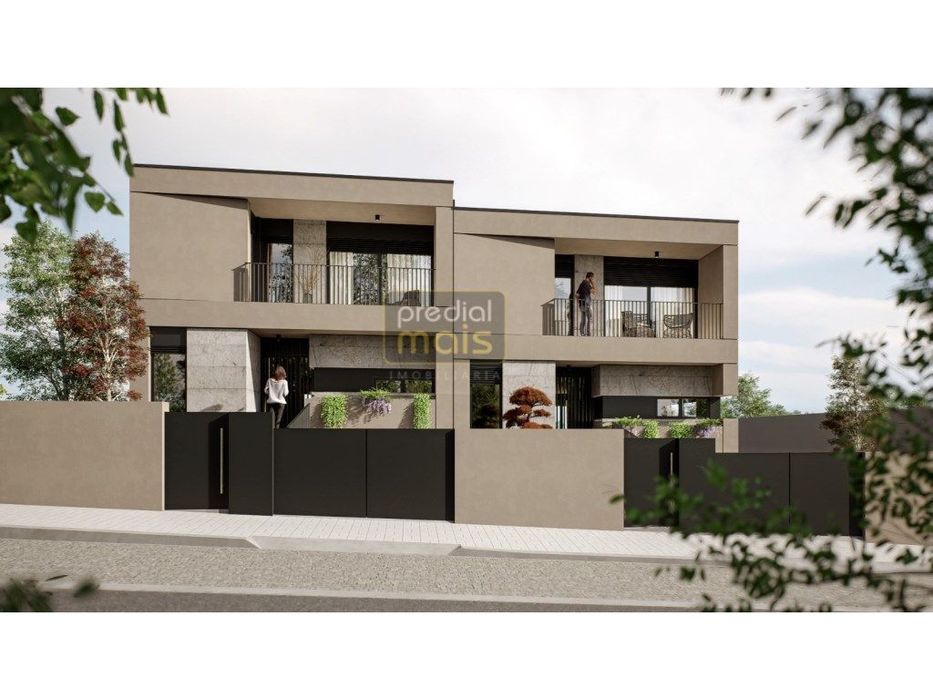 Moradia de 3 Frentes T3+1 Nova - Vermoim