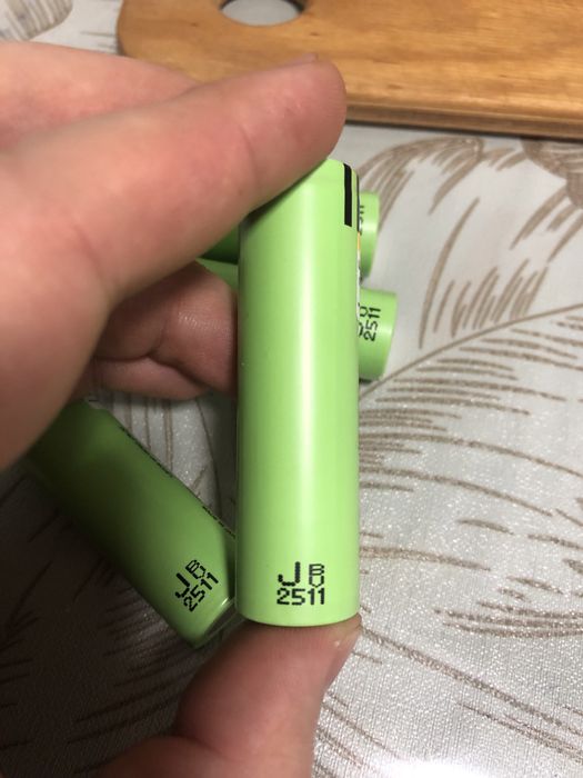 Акамулятор батарея акамуляторна