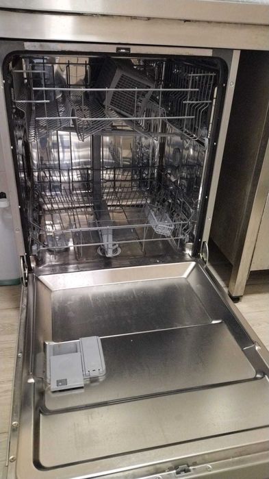 Máquina de Lavar Louça QLive Modelo Q5254, limpeza rápida e eficaz!