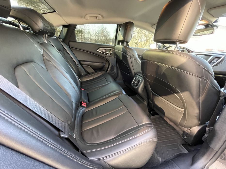Chrysler 200 2016 VIN 1C3CCCAB9GN182563 фото оголошення 4 з 8