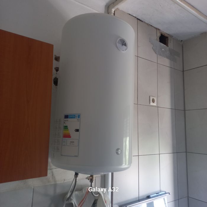 Vendo uma máquina de lavar e um termostatico