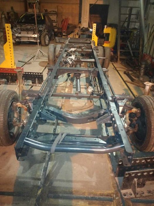 Usługa prostowania ram samochodowych. Przedłużanie, skracanie.