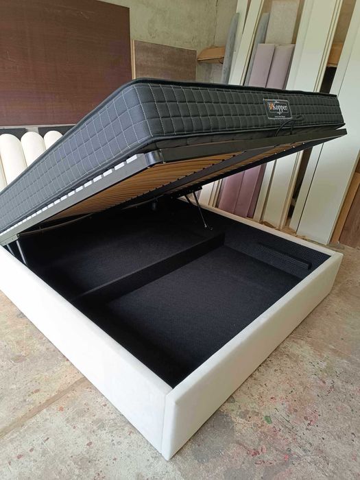 Łóżko tapicerowane box panele na wymiar łóże projekt półwałki welur