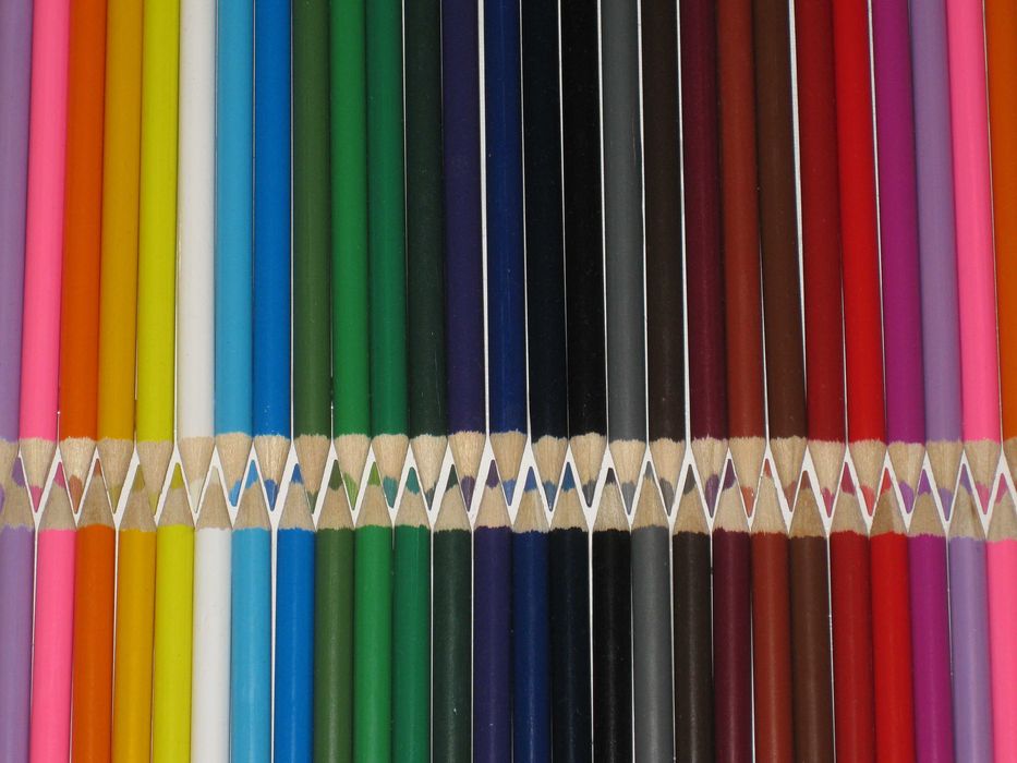 Colored Pencil Board - 180x102 cm
