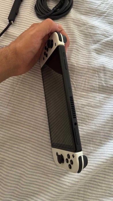 Nintendo Switch OLED + 2 Jogos + Garantia + Seguro + Fones