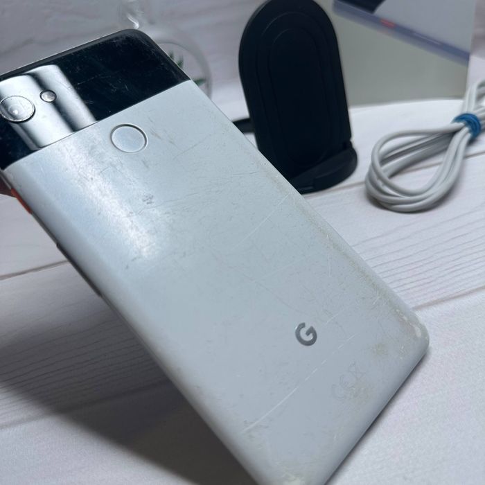 Продам телефон  Google  Pixel 2xl  4/64Gb NFC в робочому стані