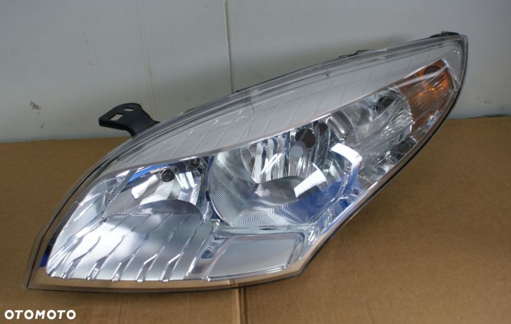 Lampa lewa prawa reflektor Renault Megane stan bdb 2008-2012