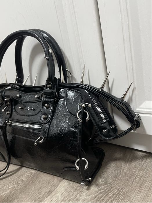 Сумка с шипами, сумка city bag type, сумка opium, сумка с пирсингом