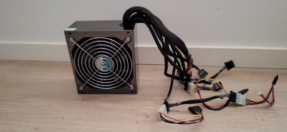 Fonte de Alimentação Halfmman 700W