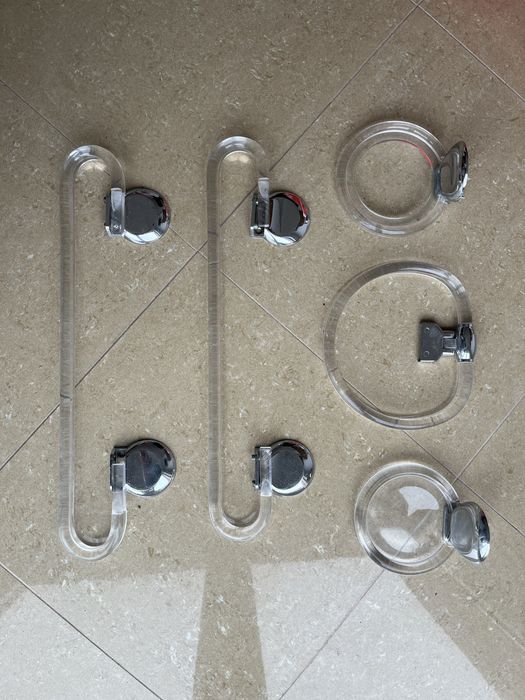 Toalheiros em aqurilico