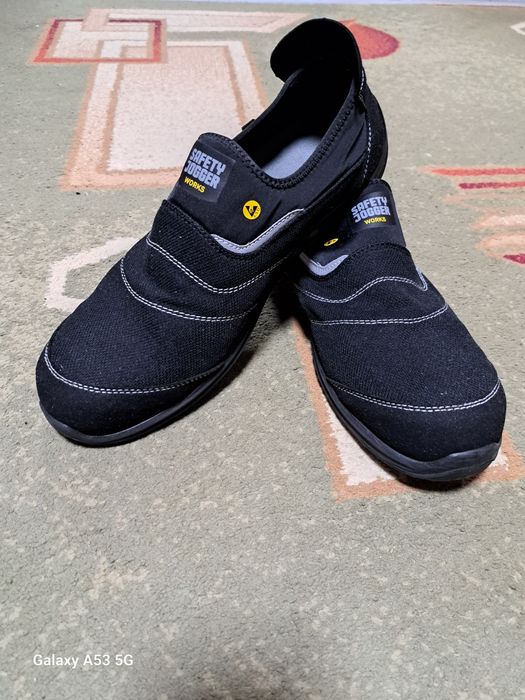 Продам кросівки з металевим підноском Safety Jogger, 1200грн