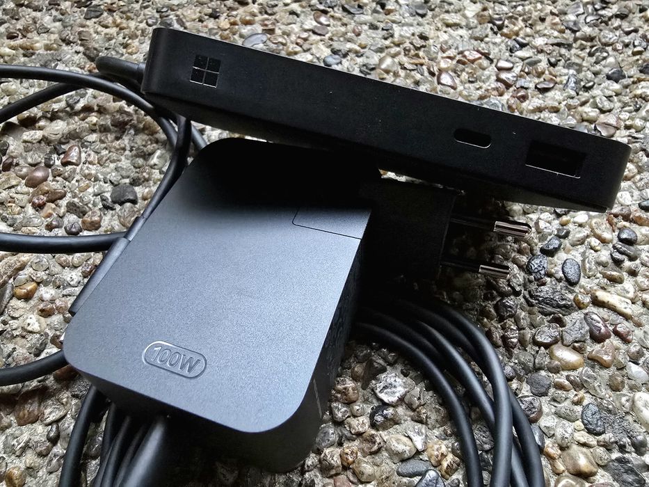 Microsoft Surface USB4 Dock 100W | Como Nova | USB4 / HDMI 2.1