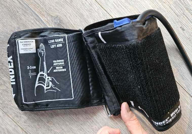 Sanitas Ciśnieniomierz naramienny.