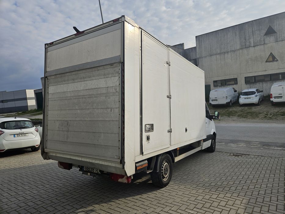 Aluguer carrinha de  contentor com plataforma elevatória 750kg