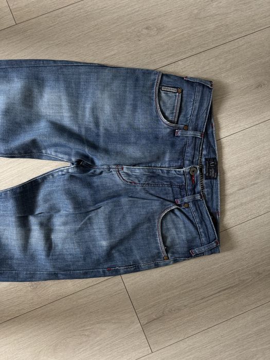 Продам Armani джинсы оригинал