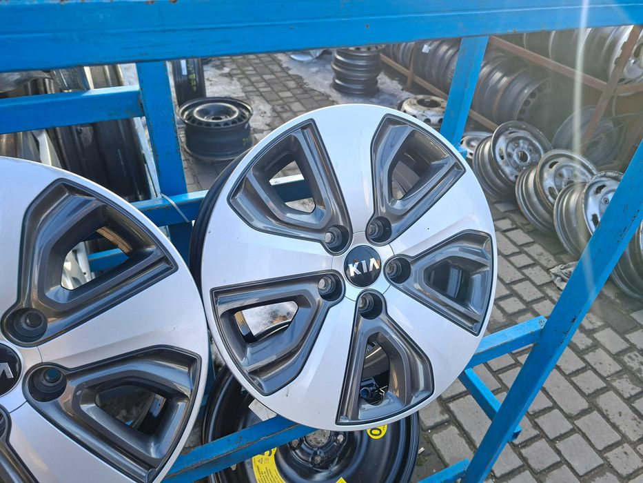 Легкосплавні диски з ковпаками KIA 5/114,3R16 6,5J ET45 КІА 2016рік .