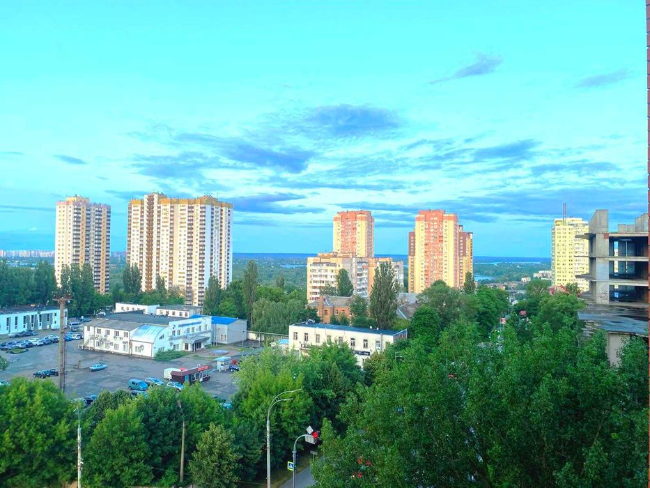 Продам 3к 107м пр- т Науки 62-А Бізнес Клас Ремонт Меблі Техника Цегла