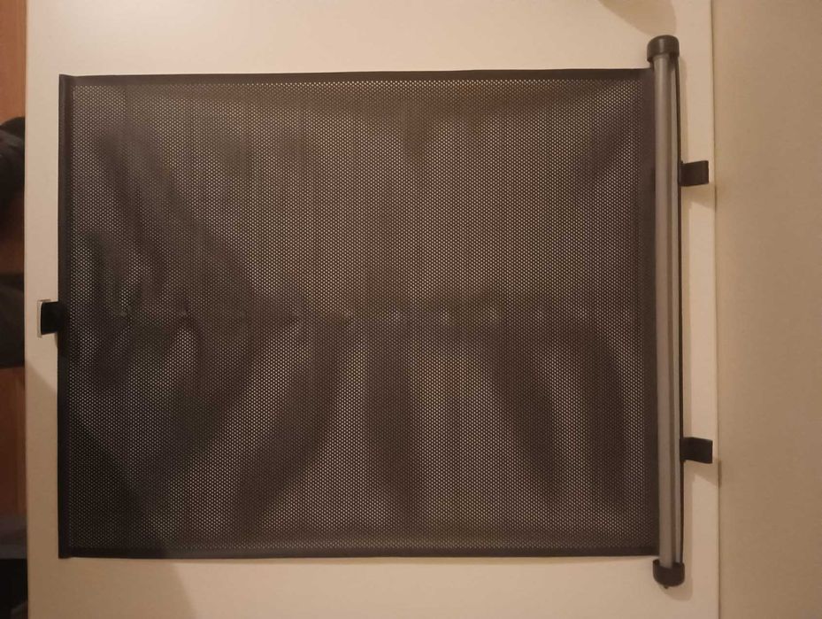 Conjunto de 2 persianas auto com aprox 51x42 cm e enrolador automático