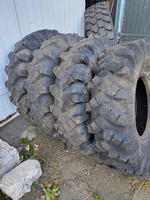 Opony  1200- 20   Stomil Poznań