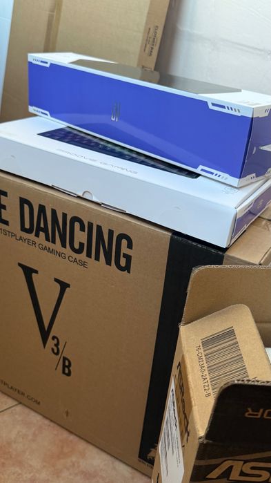 Стаціонарний комп’ютер + монітор + бездротова мишка та килимок