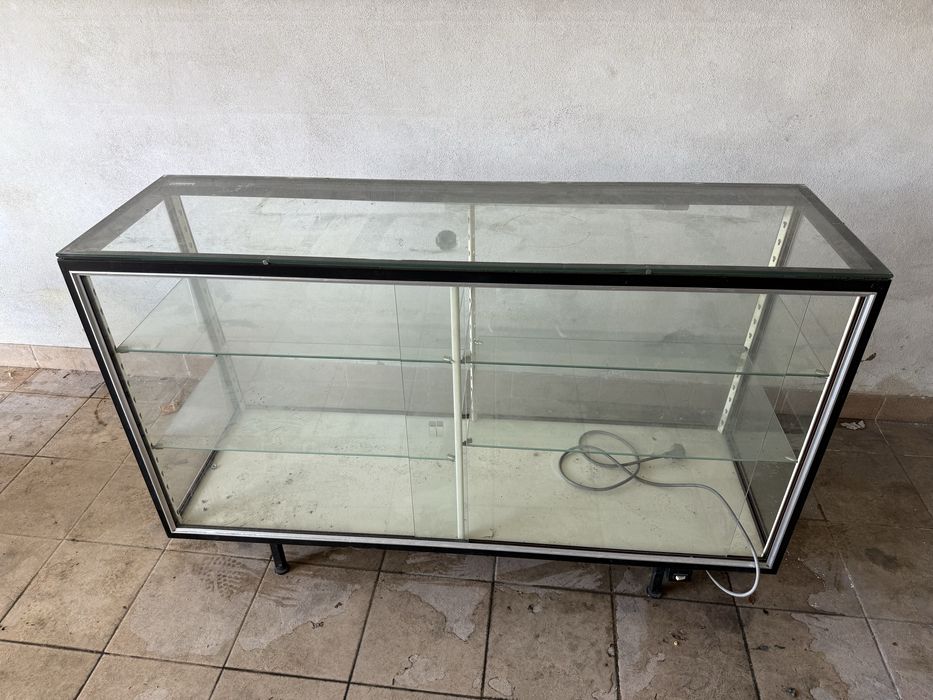 Expositor vitrine com iluminação