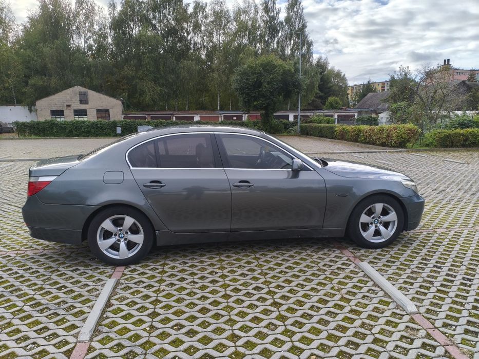 BMW E60 (2.2 R6 M54) 520i