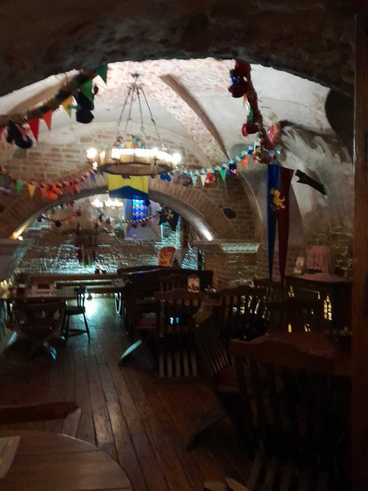 СРОЧНО продам готовый бизнес в Центре,действующий ресторан с ремонтом.