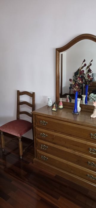 Conjunto cama, comoda e mesinha
