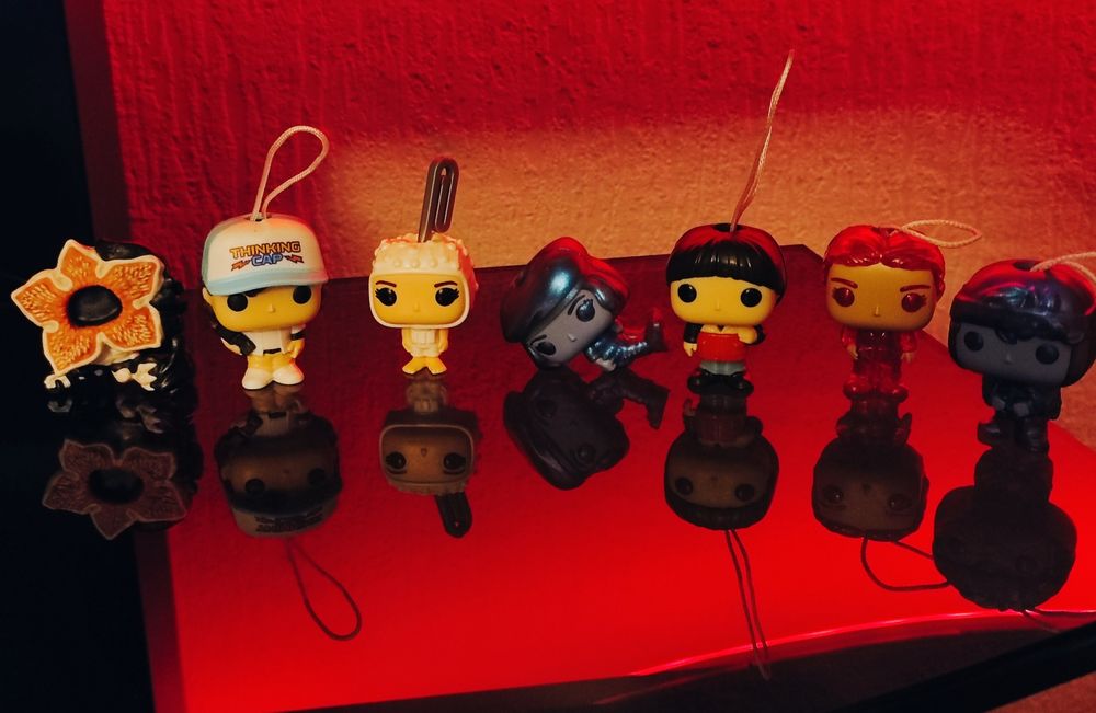 Дивні дива,Kinder, фігурки,кіндер джой,  stranger things,kinder joy