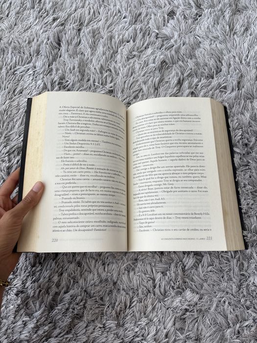Livro as Cinquenta Sombras Mais Negras II