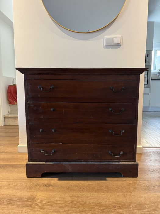Cómoda de Madeira