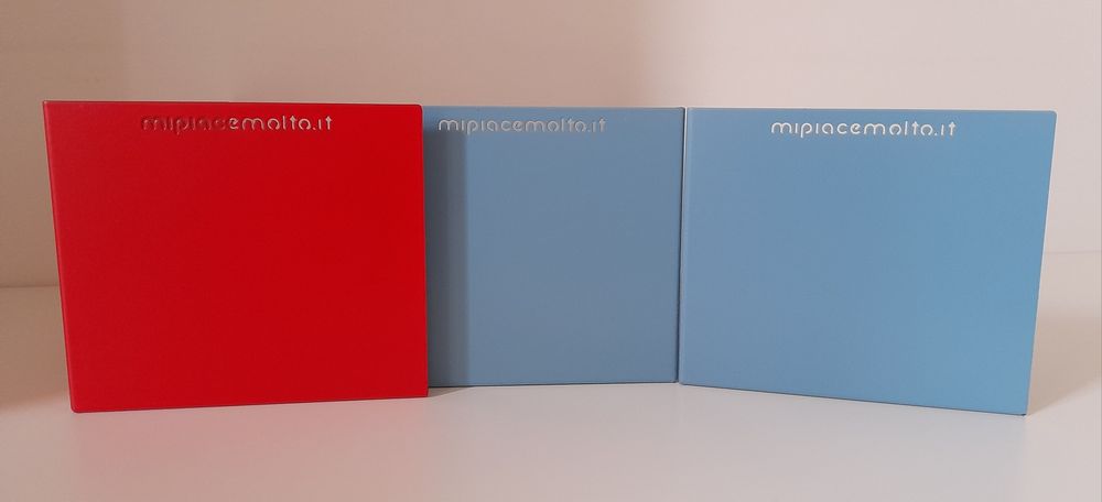 Estantes invisíveis marca mipiacemolto, design italiano Boomerang em L