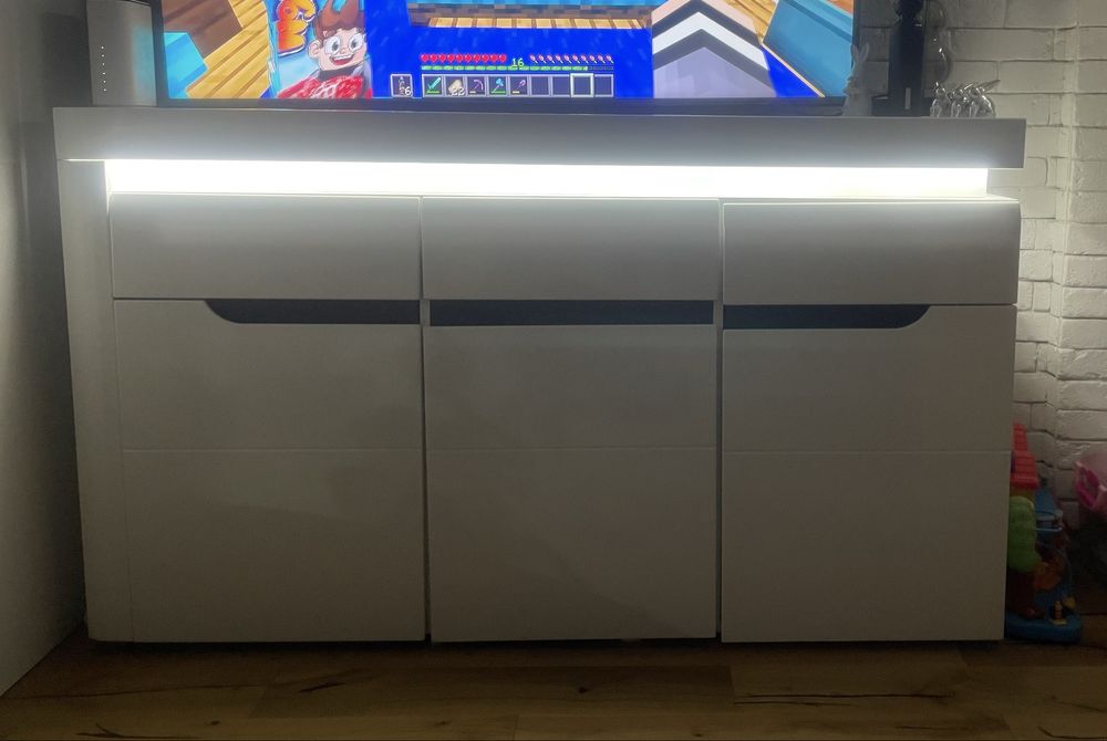 Meble białe podświetlane