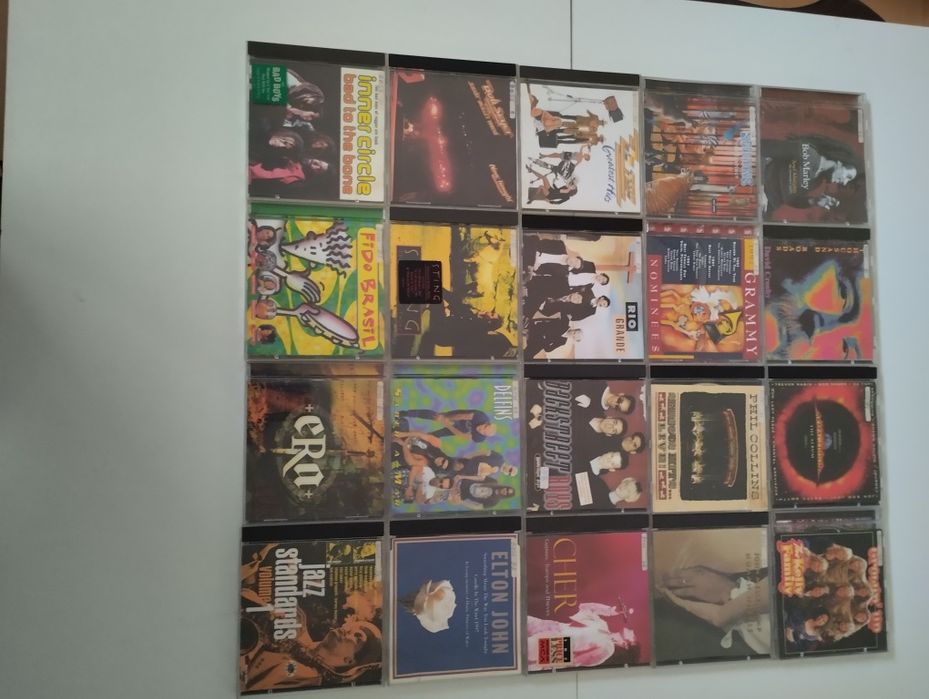 Vários CDs de música