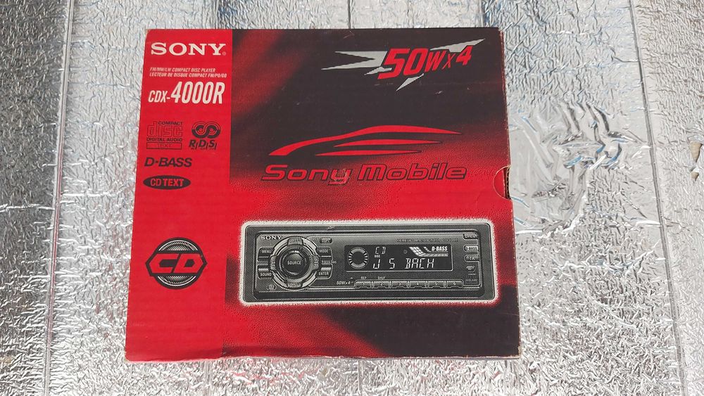 Auto radio SONY Leitor CDs CDX-4000R em bom estado